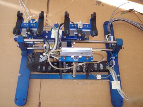 Robot? * pneumatic robot * x, z * plus two grip arms