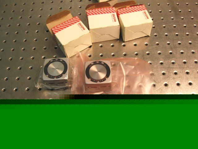 T29007 [4] robertshaw 21-939 thermostat covers