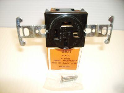 New p & s receptacle 5831 15-20R 20 amp 250 v HBL8420 