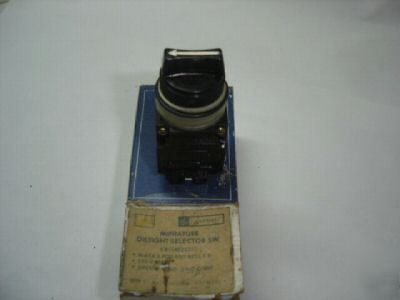 General electric ge CR104B22212 mini oiltight selec 