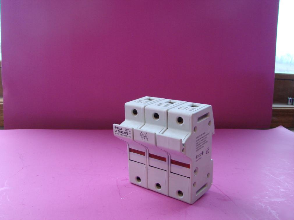 Gould shawmut ultrasafe US3J31 fuse holder #7304 g