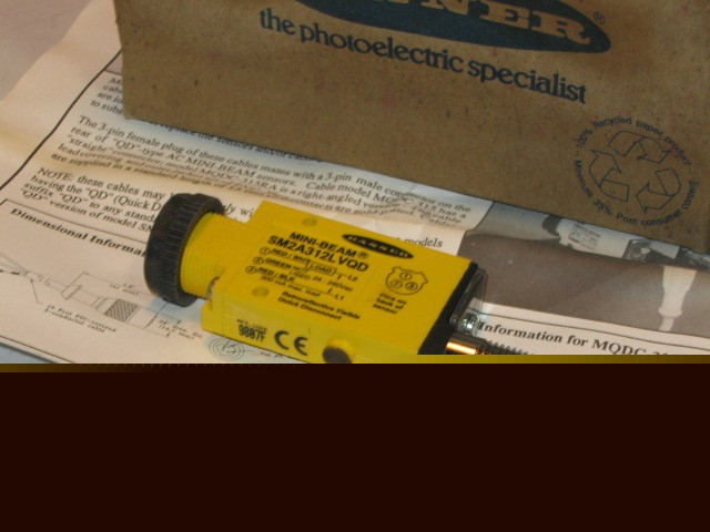 New banner mini-beam retroreflective sensor SM2A312LVQD