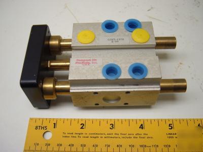 Compact air products small air slide QJ93-1970