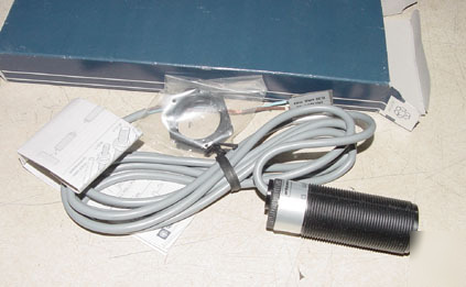New telemecanique proximity sensor 30MM xsp-A15511H7 