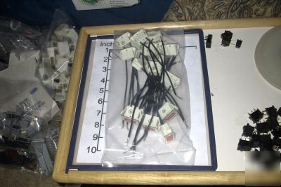 New lamps, panel, bag lot 16, 125VAC, #4011, new 