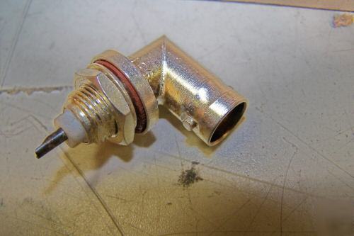 Lot of 20 90O bnc female panel mount connector UG1098/u