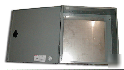 Hinged cover pull box 16