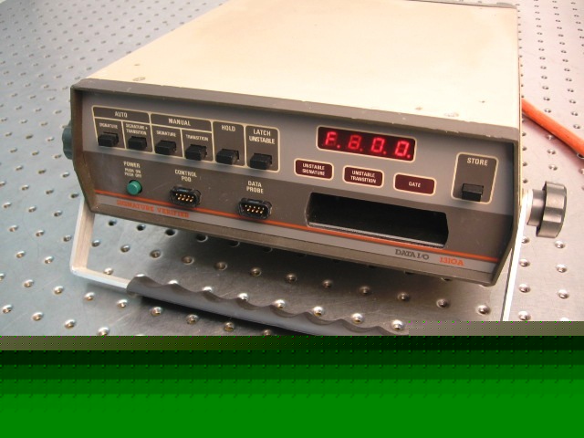 T29712 data i/o 1310A signature verifier