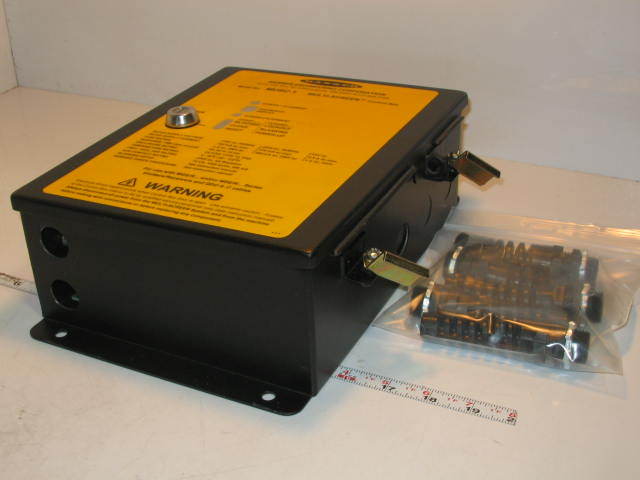 Banner multi-screen metal control box musc-1