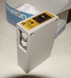 New omron photoelectric sensor switch in box