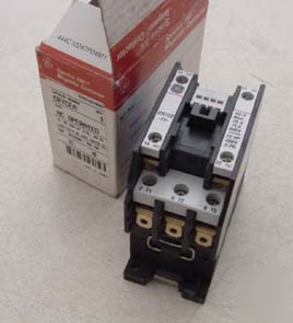 New ge spectra motor contactor CR7CEA in box