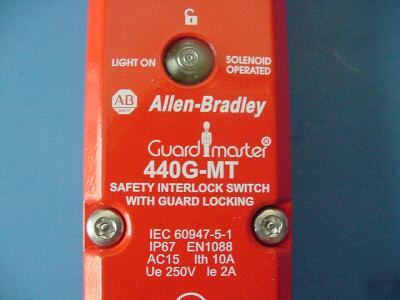 4 allen-bradley 440G-MT47040 guard lock interlock swich