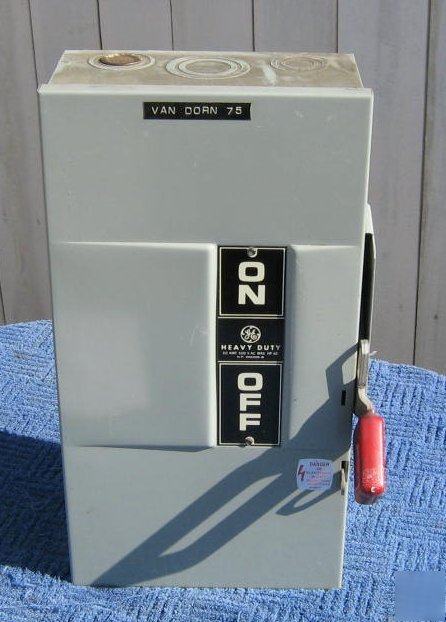 Ge heavy duty 60 amp 600 vac switch box