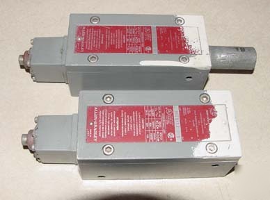 2PC allen bradley 802X-B7 explosion proof limit switch