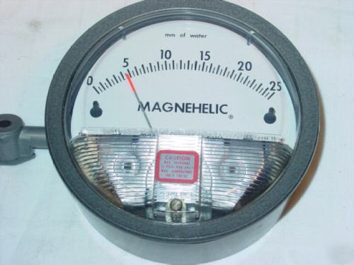 4 dwyer magnehelic differential pressure gages