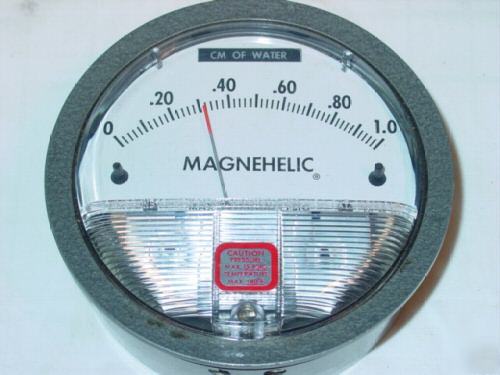 4 dwyer magnehelic differential pressure gages