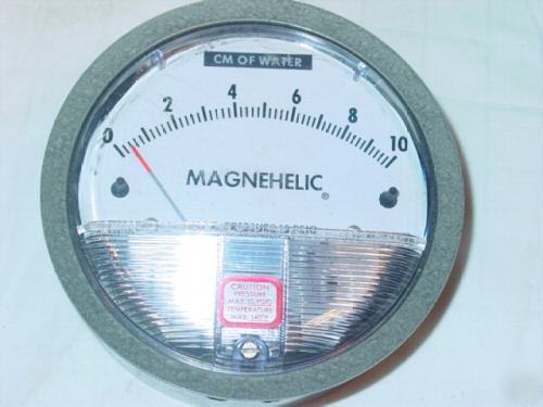 4 dwyer magnehelic differential pressure gages