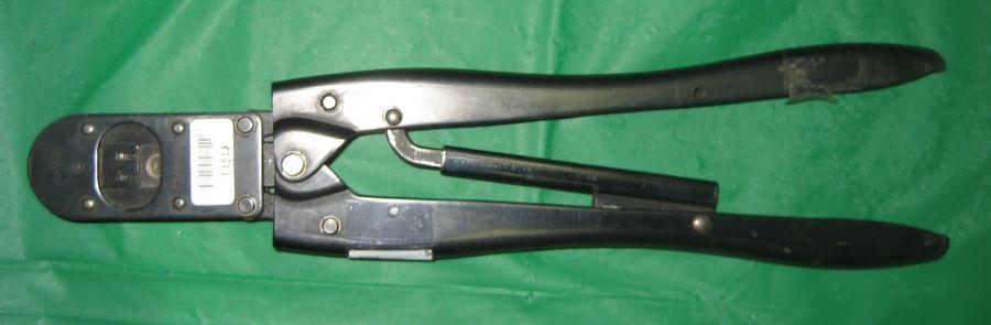 Amp 724649-1 wire terminal crimper