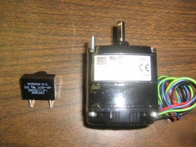 New bodine electric small gear motor 115V 1/800HP 737 * *