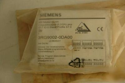 New - siemens 3RG9002-0DA00 module i/o 4IN/4OUT surplus