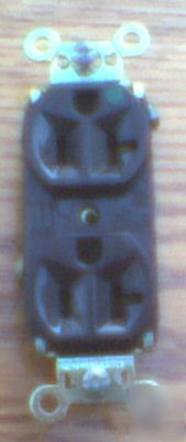 HBL8300 20 amp 125 volt 5-20R hospital receptacle