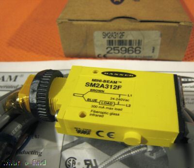 New banner SM2A312F mini beam fiber optic sensor 