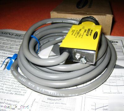New banner SM2A312F mini beam fiber optic sensor 