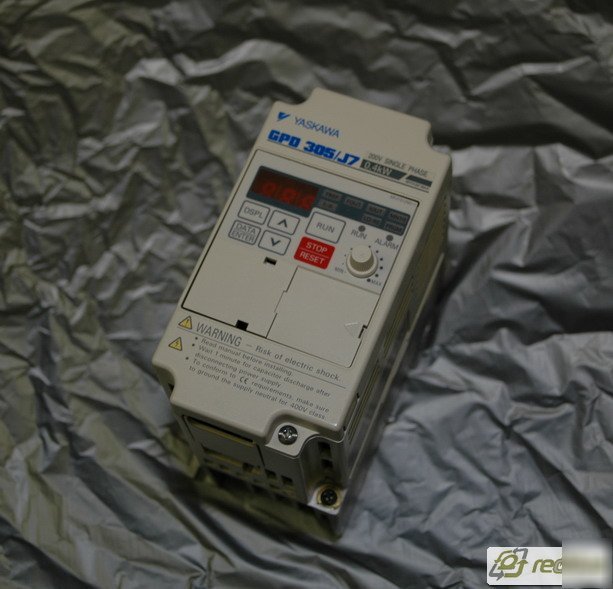 Yaskawa / magnetek gpd 305/J7 0.4KW 230V ac drive 20P4