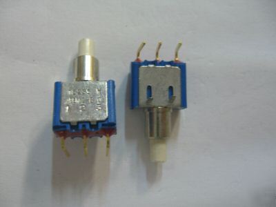 200PCS p/n 18235WCD3 ; apem switch, spdt pcb mnt