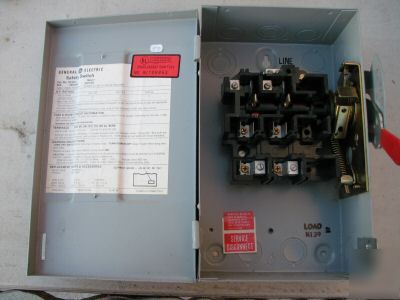Ge safety switch TG3221 30 amp 240 volt 1PH 125EE