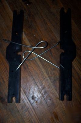 Set of 30 open wire secondary midspan bracket