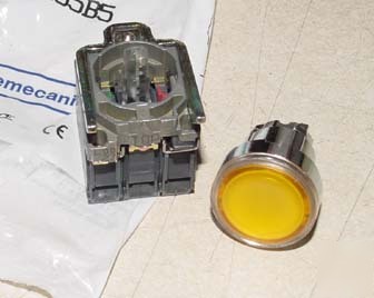 New telemecanique illuminated led push button 