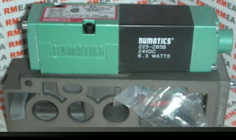 Numatics solenoid 082SA415M000061 solenoid and manifold