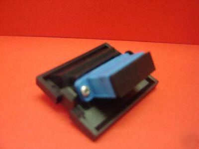 1 unit of leviton bronze sleeve 41294-pce