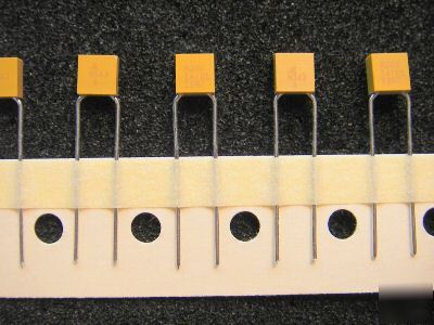 22PF mil-spec ceramic capacitor, M39014/01-1287, 200V
