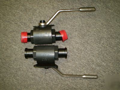 New lot of 2 dmic ball valves