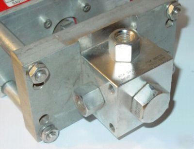 Butech RC20-da double-acting actuator w/4K103 4WY valve
