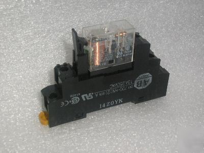 Allen bradley relay 700-HK36Z24-4 & 700HN121 blade base