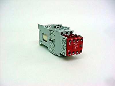 Allen bradley 100-C30DJ14C guradmaster contactor