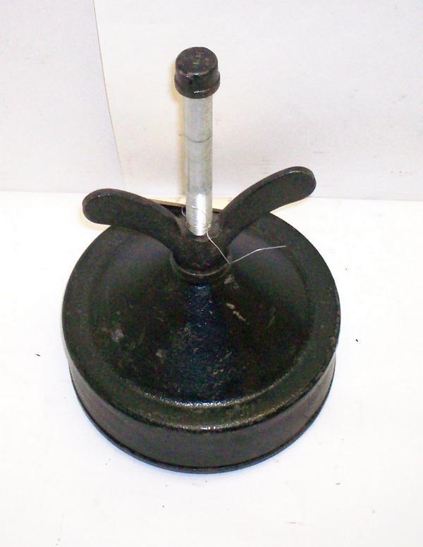 Hand tightening low pressure by-pass plug pipe plug rub