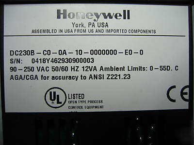 Honeywell DC230B-C0-0A-10-0000000-E0-0 temp controller