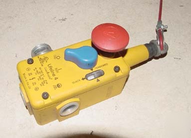Allen bradley guard master safety pull switch