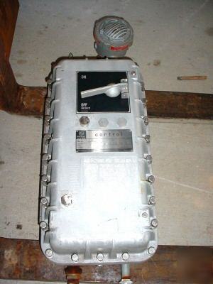 Ge explosion proof electrical enclosure throw switch