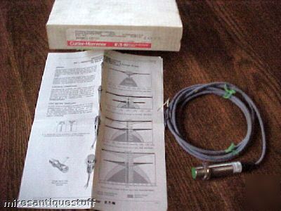 New cutler hammer E57MCL18T111 proximity sensor, in box
