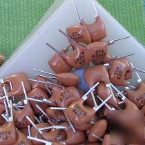 Resonator 2 pin 8.00MHZ, hud....lot of 25....