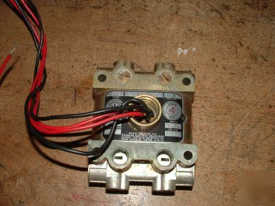 Skinner 4 way valve V933 DEH2100