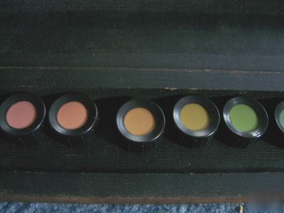 15 huetest color vision tester farnsworth-munsell ?