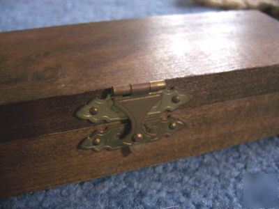 15 huetest color vision tester farnsworth-munsell ?