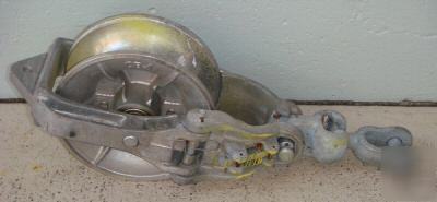 Electrical power line linesman cable puller pulley