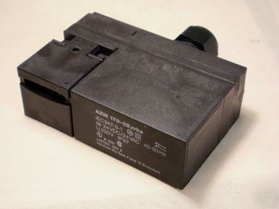 Schmersal AZM170-02ZRKA-24V solenoid-latching interlock